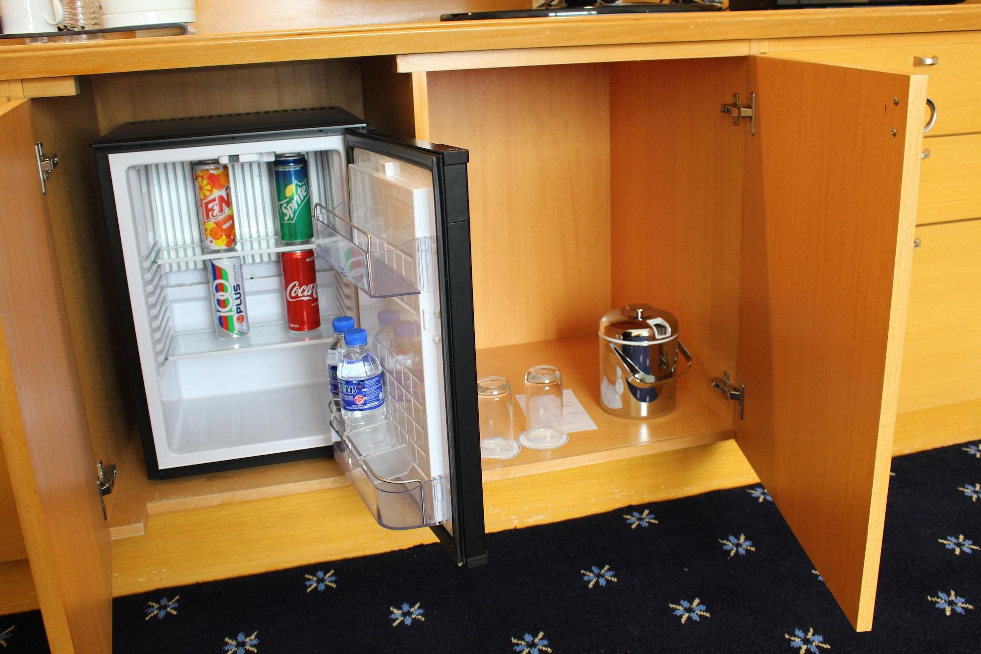 Royale Chulan Seremban Kültér fotó A mini-bar in a hotel room