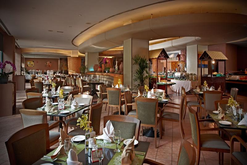 Royale Chulan Seremban Kültér fotó The restaurant