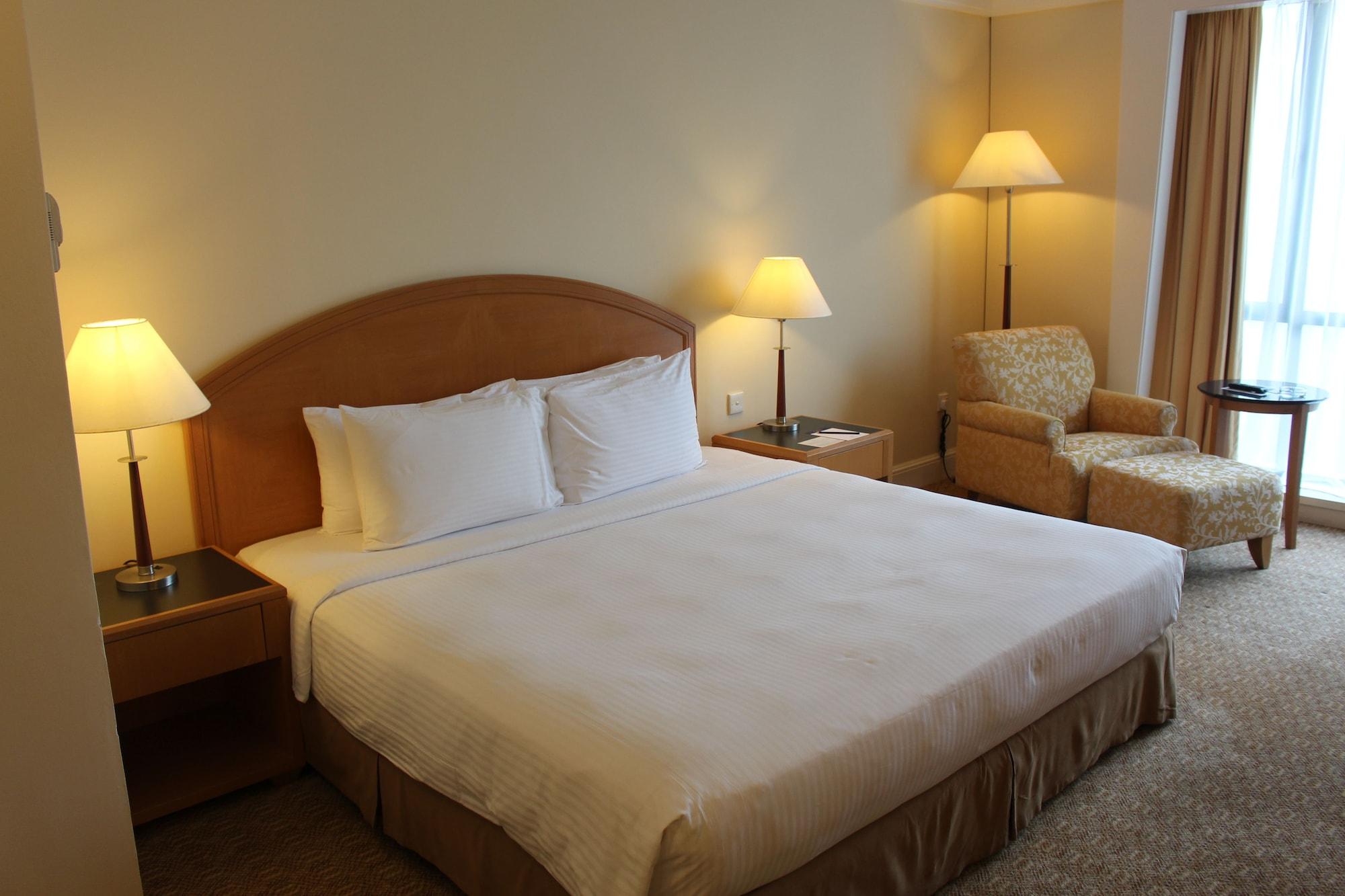 Royale Chulan Seremban Kültér fotó A bedroom
