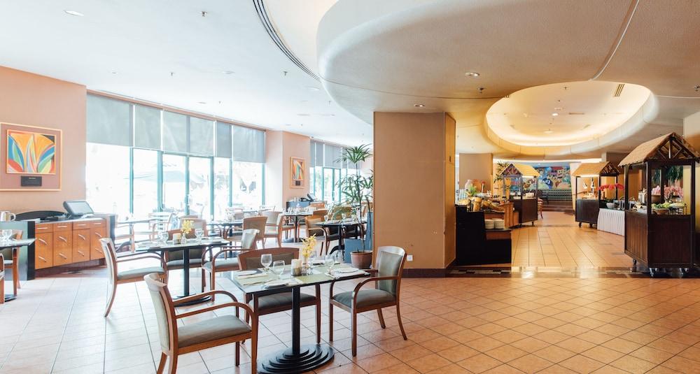 Royale Chulan Seremban Kültér fotó The restaurant