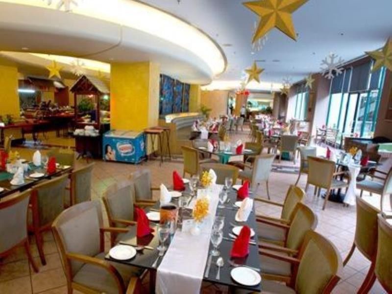 Royale Chulan Seremban Kültér fotó The restaurant