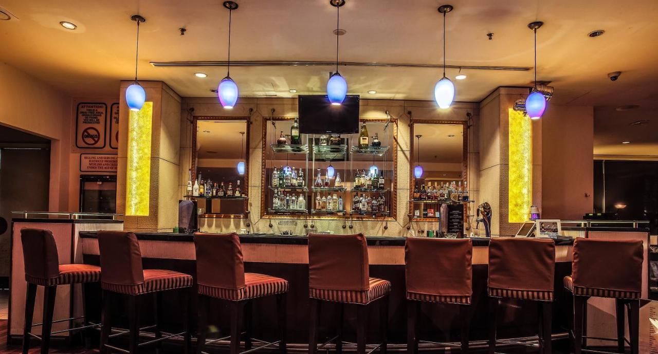Royale Chulan Seremban Kültér fotó The bar at the 21 Club